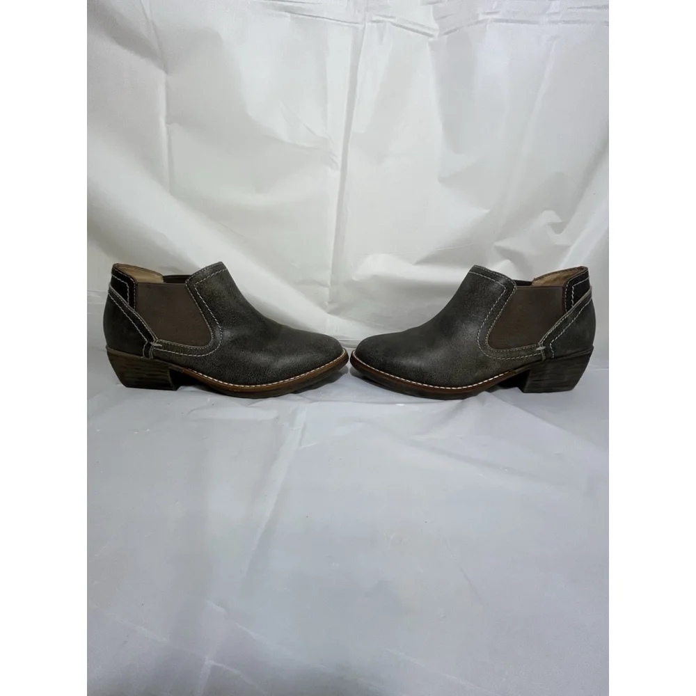 Biza size 36/ 5.5-6  Carson Gray Leather Slip On Booties